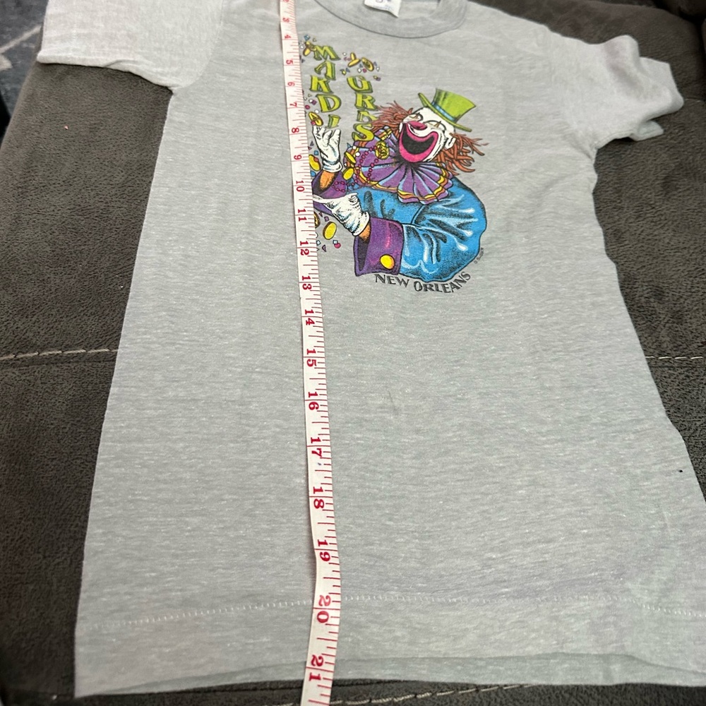 Vintage 80’s kids Mardi Gras T-shirt Size 10-12 Medium